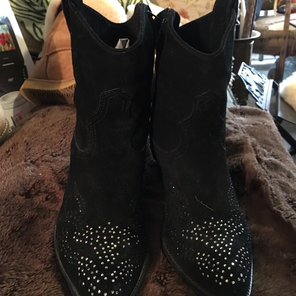 reba mcentire boots by justin